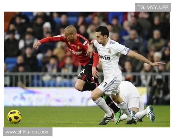 阿韦洛亚晒合照誓同进退皇马