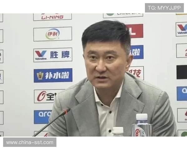 杜锋不适就医男篮助教代指挥 杜锋不适就医男篮助教代指挥